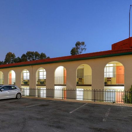 บิช็อป ลอดจ์ นารันเดรา Motel นาแรนเดอรา ภายนอก รูปภาพ