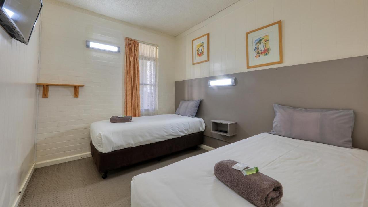 บิช็อป ลอดจ์ นารันเดรา Motel นาแรนเดอรา ภายนอก รูปภาพ